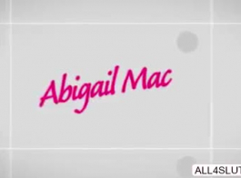 Cô Gái Tóc Vàng, Abigail Mac Và Adriana Chechik Đang Vui Vẻ Với Bộ Đếm Thời Gian Đầu Tiên, Trong Một Bộ Ba Người.